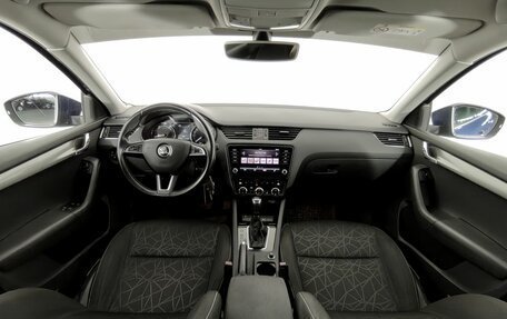 Skoda Octavia, 2018 год, 1 690 000 рублей, 10 фотография