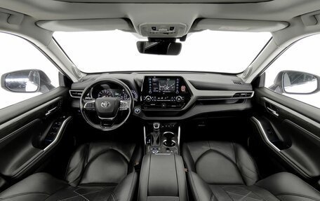 Toyota Highlander, 2020 год, 4 500 000 рублей, 10 фотография