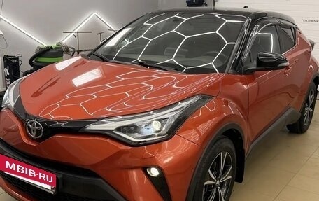 Toyota C-HR I рестайлинг, 2019 год, 2 350 000 рублей, 4 фотография