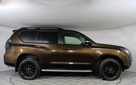 Toyota Land Cruiser Prado 150 рестайлинг 2, 2021 год, 6 900 000 рублей, 5 фотография