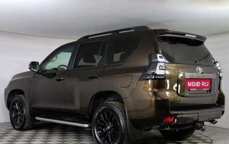 Toyota Land Cruiser Prado 150 рестайлинг 2, 2021 год, 6 900 000 рублей, 8 фотография