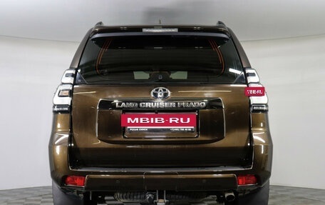 Toyota Land Cruiser Prado 150 рестайлинг 2, 2021 год, 6 900 000 рублей, 7 фотография