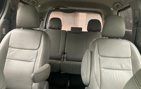 Toyota Sienna III, 2016 год, 3 300 000 рублей, 18 фотография