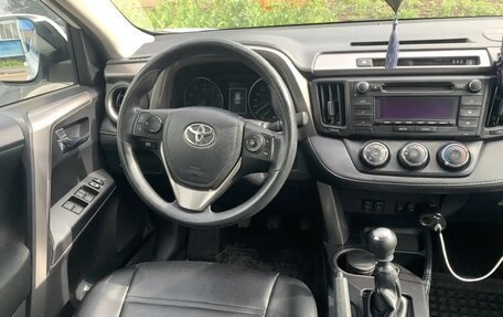 Toyota RAV4, 2019 год, 2 600 000 рублей, 2 фотография