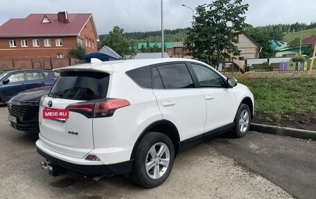 Toyota RAV4, 2019 год, 2 600 000 рублей, 3 фотография