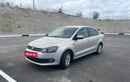 Volkswagen Polo VI (EU Market), 2012 год, 670 000 рублей, 2 фотография