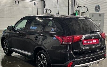 Mitsubishi Outlander III рестайлинг 3, 2017 год, 1 285 000 рублей, 3 фотография
