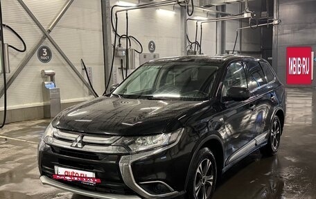 Mitsubishi Outlander III рестайлинг 3, 2017 год, 1 285 000 рублей, 2 фотография