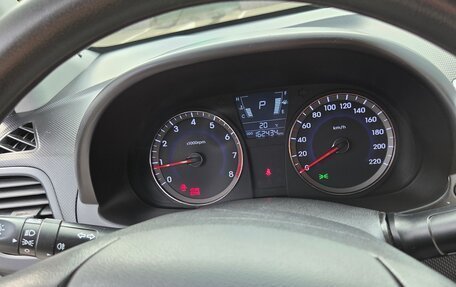 Hyundai Solaris II рестайлинг, 2013 год, 690 000 рублей, 6 фотография