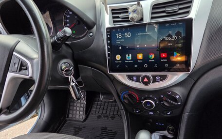 Hyundai Solaris II рестайлинг, 2013 год, 690 000 рублей, 7 фотография