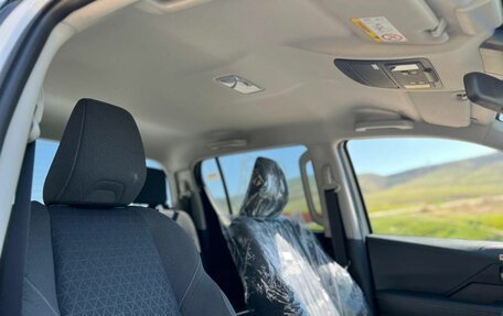 Toyota Hilux, 2025 год, 7 690 000 рублей, 9 фотография