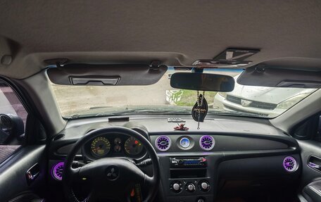 Mitsubishi Outlander III рестайлинг 3, 2005 год, 600 000 рублей, 1 фотография
