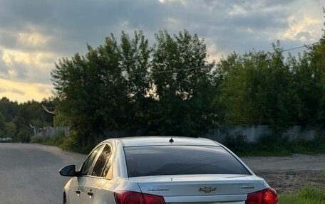 Chevrolet Cruze II, 2010 год, 450 000 рублей, 3 фотография