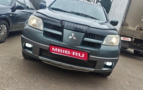 Mitsubishi Outlander III рестайлинг 3, 2005 год, 600 000 рублей, 2 фотография