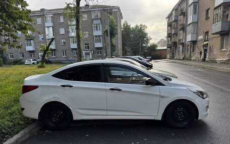 Hyundai Solaris II рестайлинг, 2015 год, 635 000 рублей, 2 фотография