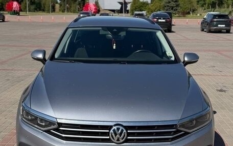 Volkswagen Passat B8 рестайлинг, 2019 год, 1 699 000 рублей, 3 фотография