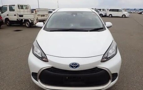 Toyota Aqua, 2023 год, 1 423 000 рублей, 3 фотография