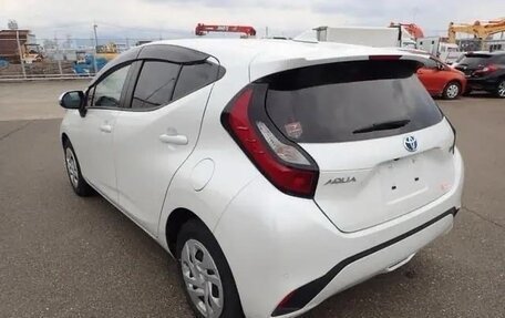 Toyota Aqua, 2023 год, 1 423 000 рублей, 4 фотография
