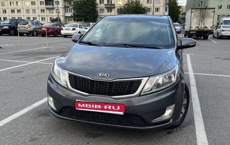 KIA Rio III рестайлинг, 2013 год, 693 000 рублей, 2 фотография