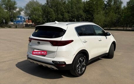 KIA Sportage IV рестайлинг, 2020 год, 2 600 000 рублей, 3 фотография