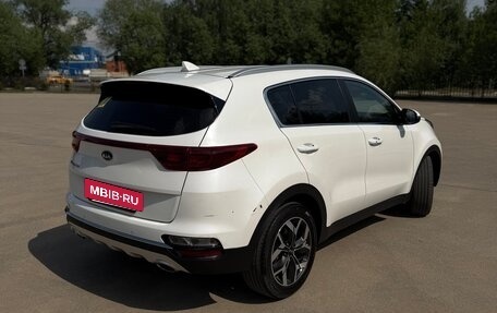 KIA Sportage IV рестайлинг, 2020 год, 2 600 000 рублей, 12 фотография