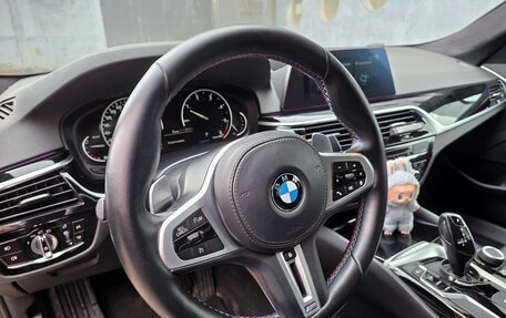 BMW 5 серия, 2019 год, 2 990 000 рублей, 15 фотография