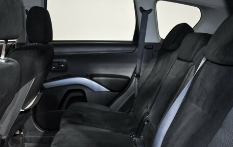 Mitsubishi Outlander III рестайлинг 3, 2011 год, 900 000 рублей, 13 фотография