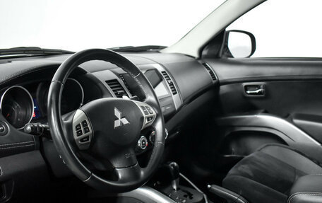 Mitsubishi Outlander III рестайлинг 3, 2011 год, 900 000 рублей, 10 фотография