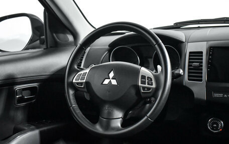 Mitsubishi Outlander III рестайлинг 3, 2011 год, 900 000 рублей, 17 фотография