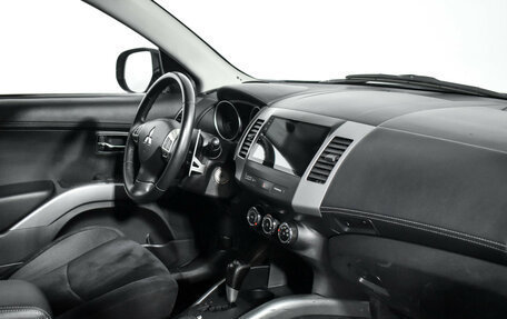 Mitsubishi Outlander III рестайлинг 3, 2011 год, 900 000 рублей, 15 фотография