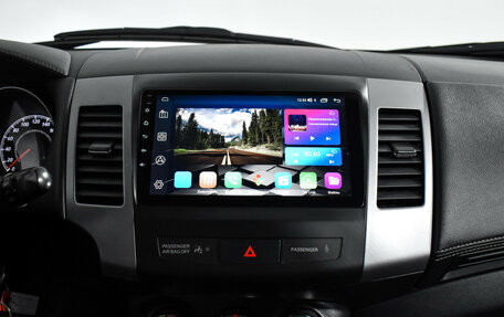 Mitsubishi Outlander III рестайлинг 3, 2011 год, 900 000 рублей, 18 фотография