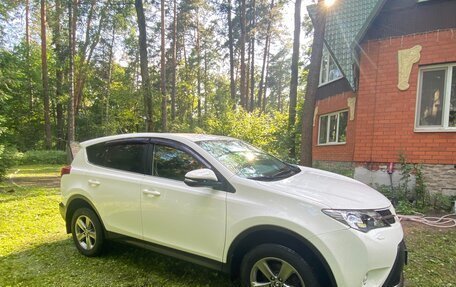 Toyota RAV4, 2015 год, 1 900 000 рублей, 4 фотография
