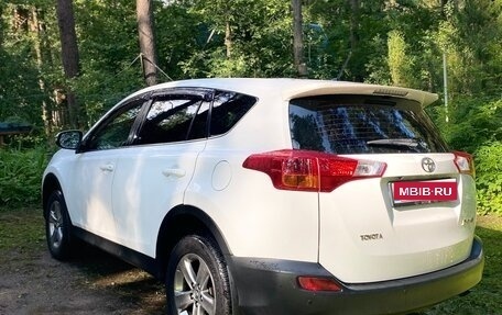 Toyota RAV4, 2015 год, 1 900 000 рублей, 6 фотография