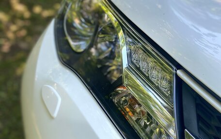Toyota RAV4, 2015 год, 1 900 000 рублей, 21 фотография