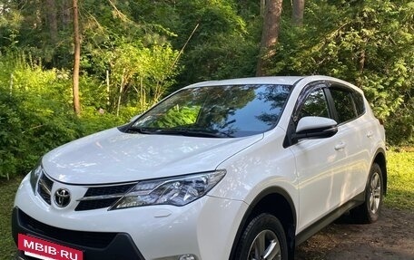 Toyota RAV4, 2015 год, 1 900 000 рублей, 8 фотография