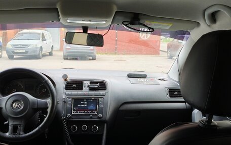 Volkswagen Polo VI (EU Market), 2012 год, 700 000 рублей, 23 фотография