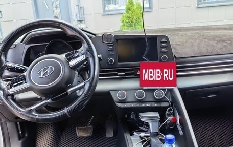 Hyundai Elantra, 2021 год, 1 250 000 рублей, 6 фотография