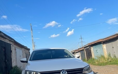 Volkswagen Jetta VI, 2015 год, 850 000 рублей, 1 фотография