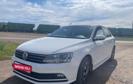 Volkswagen Jetta VI, 2015 год, 850 000 рублей, 6 фотография