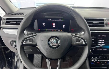Skoda Superb III рестайлинг, 2023 год, 2 200 000 рублей, 11 фотография