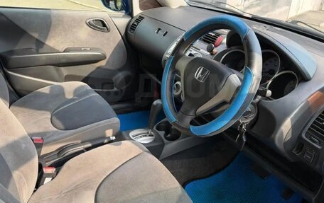Honda Fit III, 2004 год, 220 000 рублей, 2 фотография