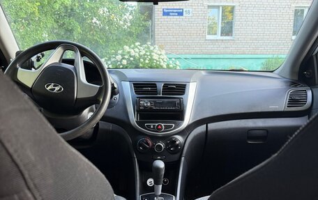 Hyundai Solaris II рестайлинг, 2011 год, 465 000 рублей, 10 фотография