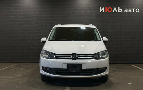 Volkswagen Sharan II, 2011 год, 1 445 000 рублей, 2 фотография