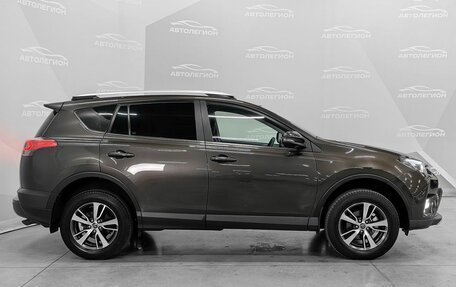 Toyota RAV4, 2018 год, 2 650 000 рублей, 6 фотография