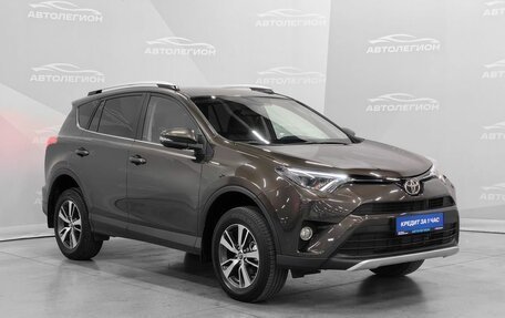 Toyota RAV4, 2018 год, 2 650 000 рублей, 7 фотография