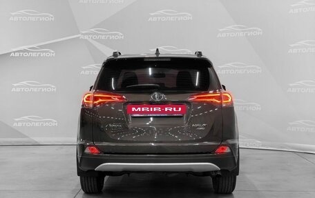 Toyota RAV4, 2018 год, 2 650 000 рублей, 4 фотография
