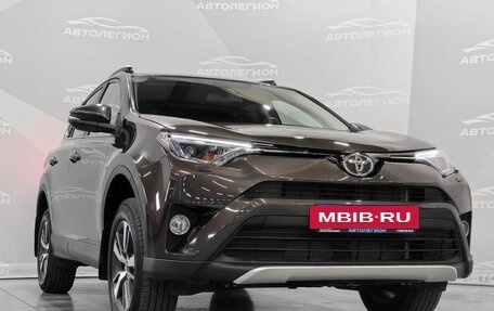 Toyota RAV4, 2018 год, 2 650 000 рублей, 26 фотография