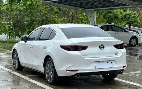 Mazda 3, 2022 год, 1 350 000 рублей, 4 фотография