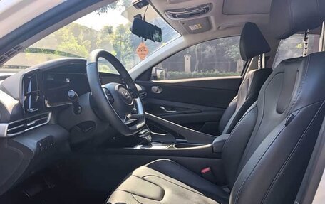 Hyundai Elantra, 2023 год, 1 240 007 рублей, 8 фотография