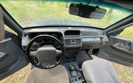 Mitsubishi Pajero III рестайлинг, 1994 год, 460 000 рублей, 11 фотография